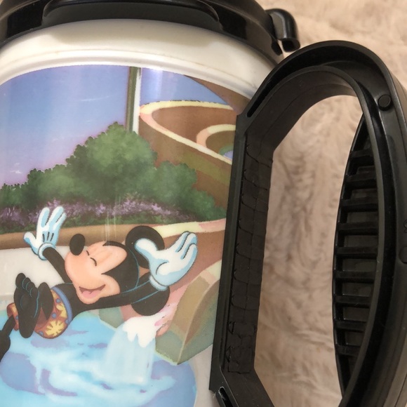 Minnie Mickey Pool scene Disney Parks Plastic Travel Mug Cup 16 oz EUC - Picture 6 of 16